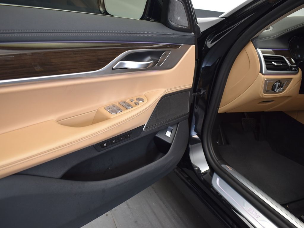 2022 Black Sapphire Metallic BMW 7 Series 750i xDrive AWD Sedan