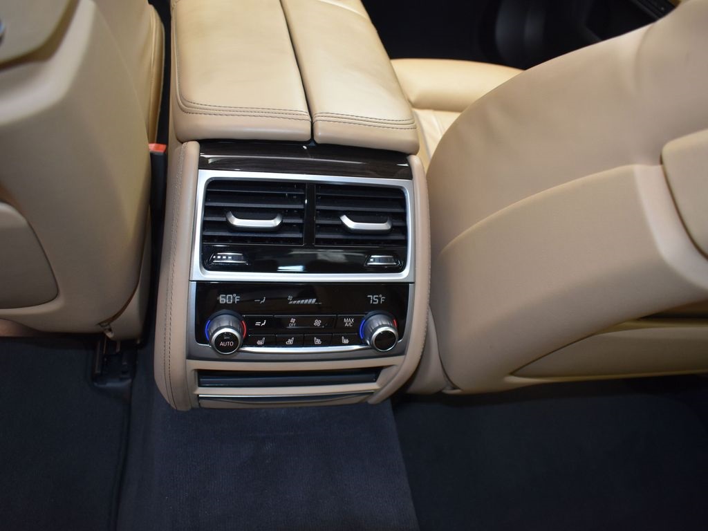 2022 Black Sapphire Metallic BMW 7 Series 750i xDrive AWD Sedan