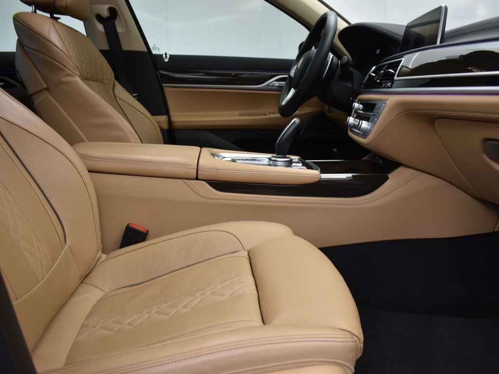 2022 Black Sapphire Metallic BMW 7 Series 750i xDrive AWD Sedan