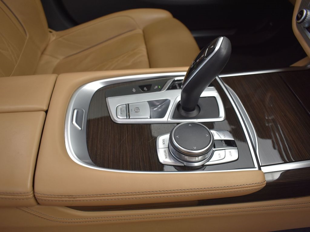 2022 Black Sapphire Metallic BMW 7 Series 750i xDrive AWD Sedan