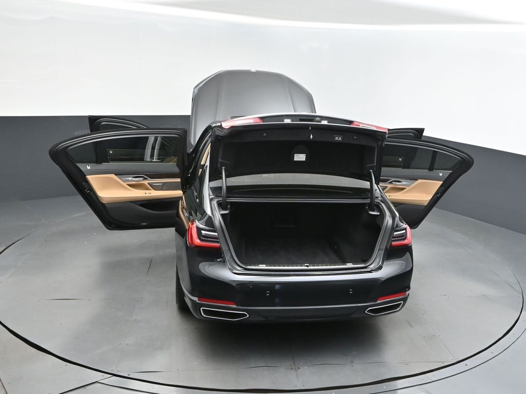 2022 Black Sapphire Metallic BMW 7 Series 750i xDrive AWD Sedan