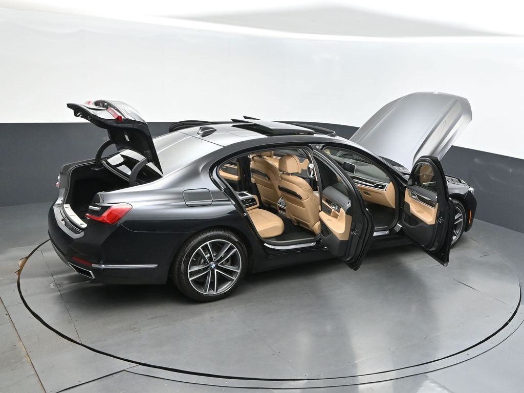 2022 Black Sapphire Metallic BMW 7 Series 750i xDrive AWD Sedan