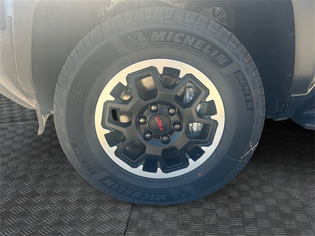 2025 Toyota 4Runner TRD Off-Road Premium photo 13