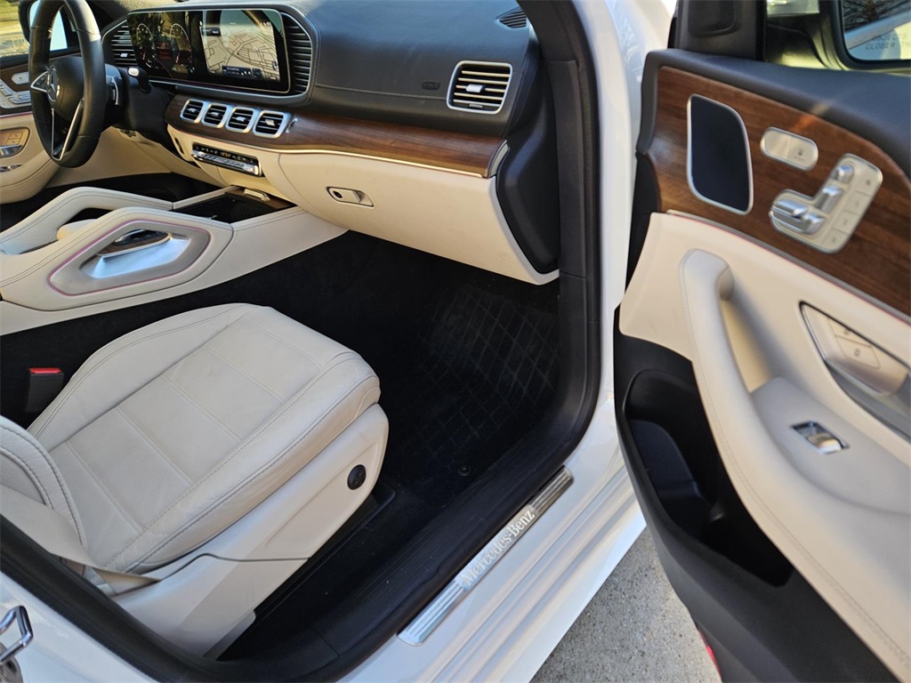 used 2025 Mercedes-Benz GLE car, priced at $66,250