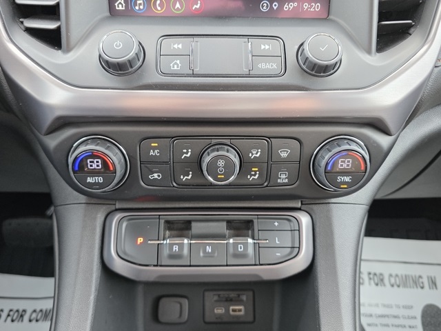 2021 GMC Acadia AT4