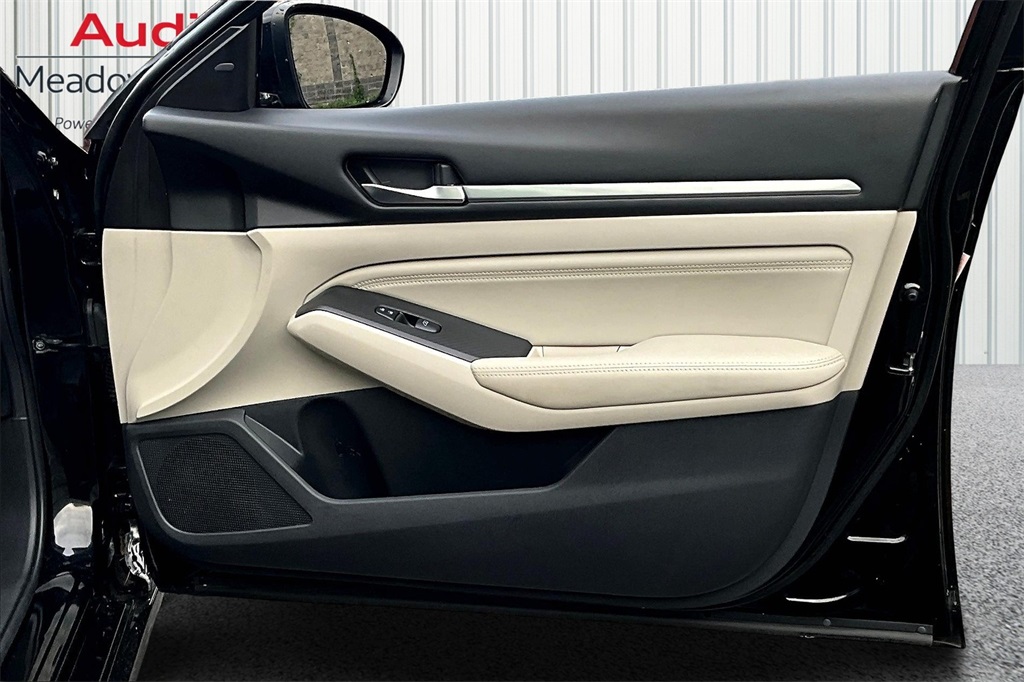 2019 Nissan Altima 2.5 SV photo 26