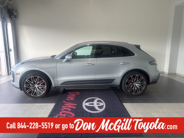 2023 Porsche Macan S's photo