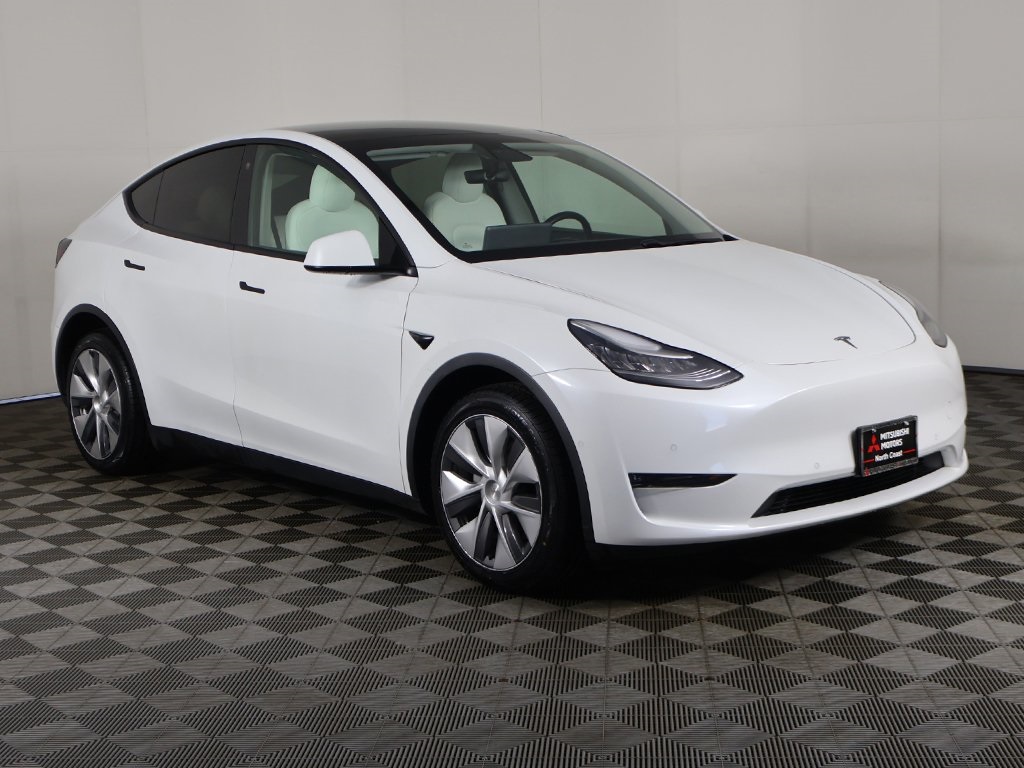 Used 2021 Tesla Model Y Long Range with VIN 5YJYGDEE0MF075573 for sale in Cleveland, OH