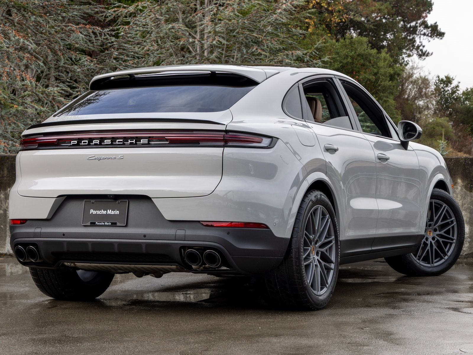 2026 Porsche Cayenne S Coupe photo 8