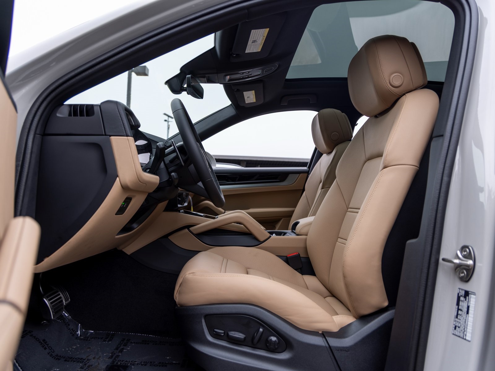2026 Porsche Cayenne S Coupe photo 17