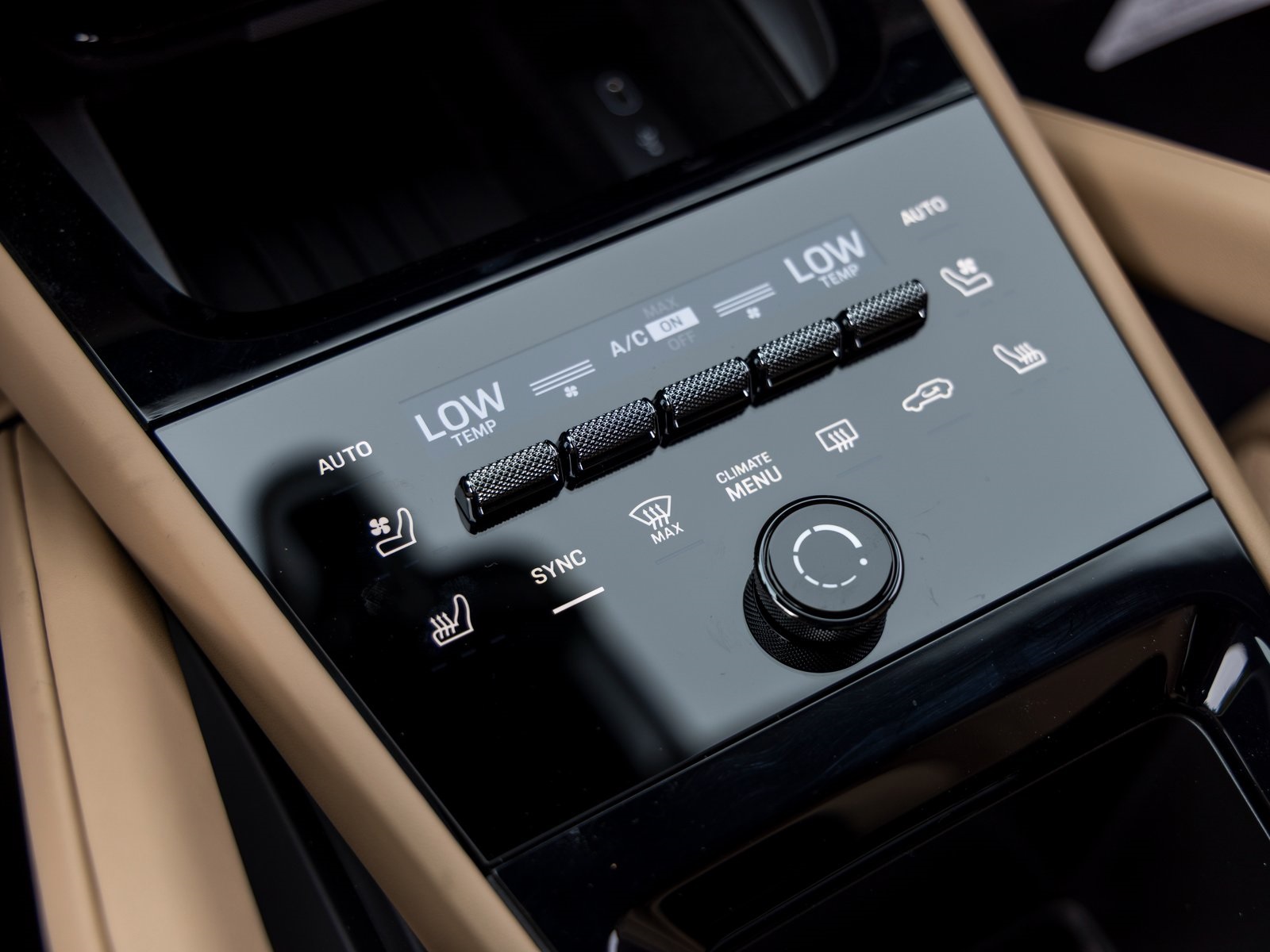 2026 Porsche Cayenne S Coupe photo 23