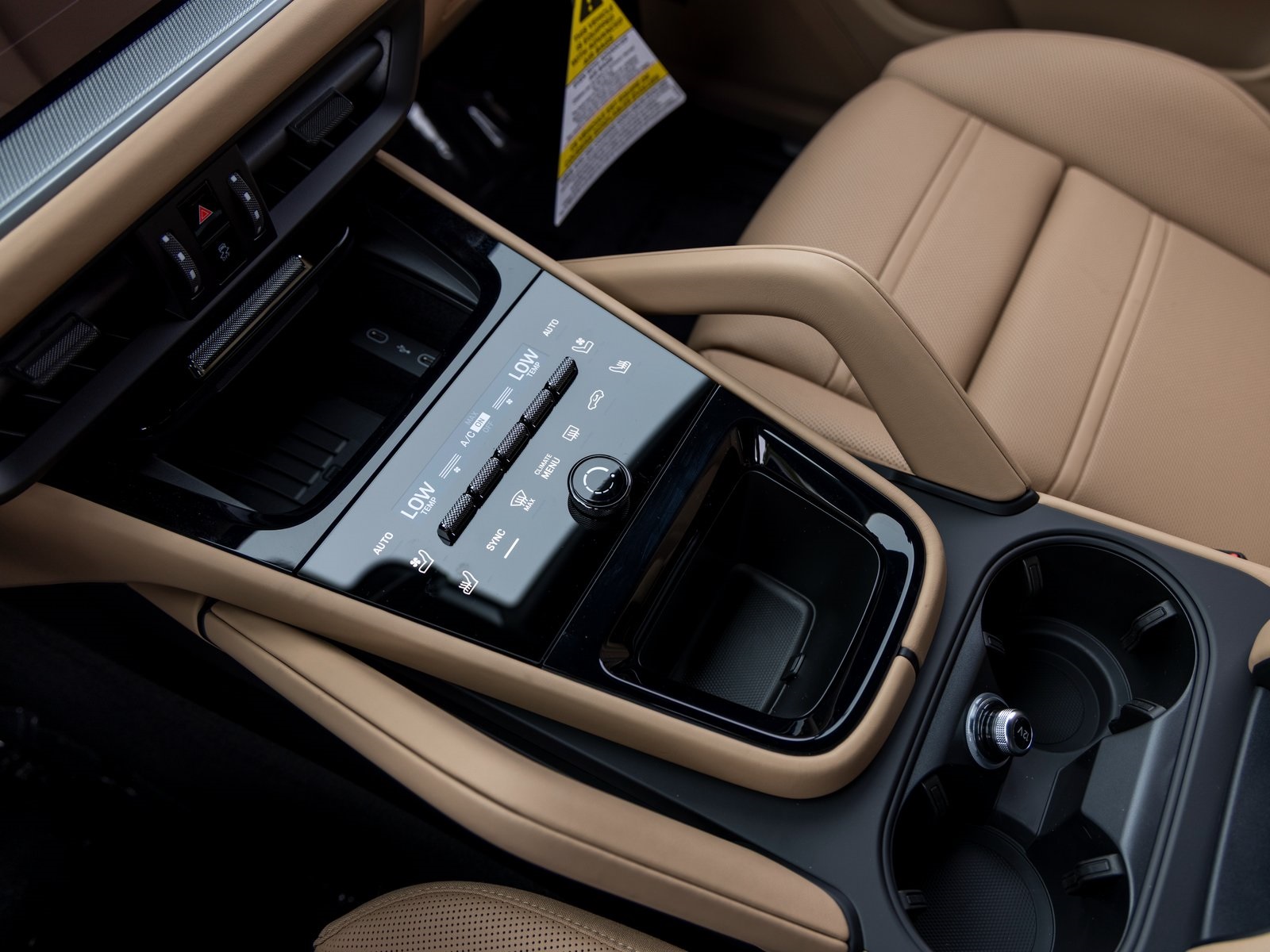 2026 Porsche Cayenne S Coupe photo 24