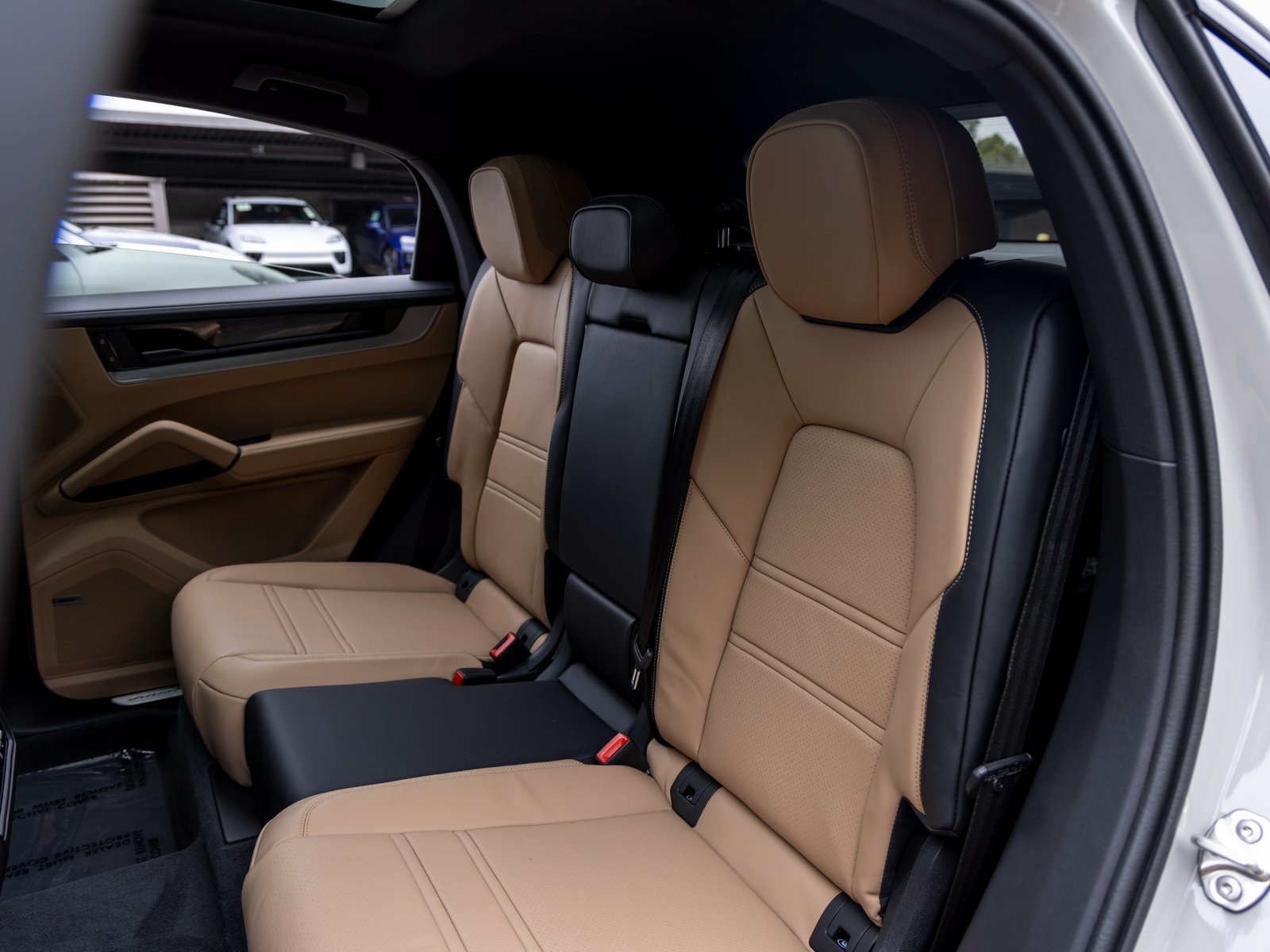 2026 Porsche Cayenne S Coupe photo 30