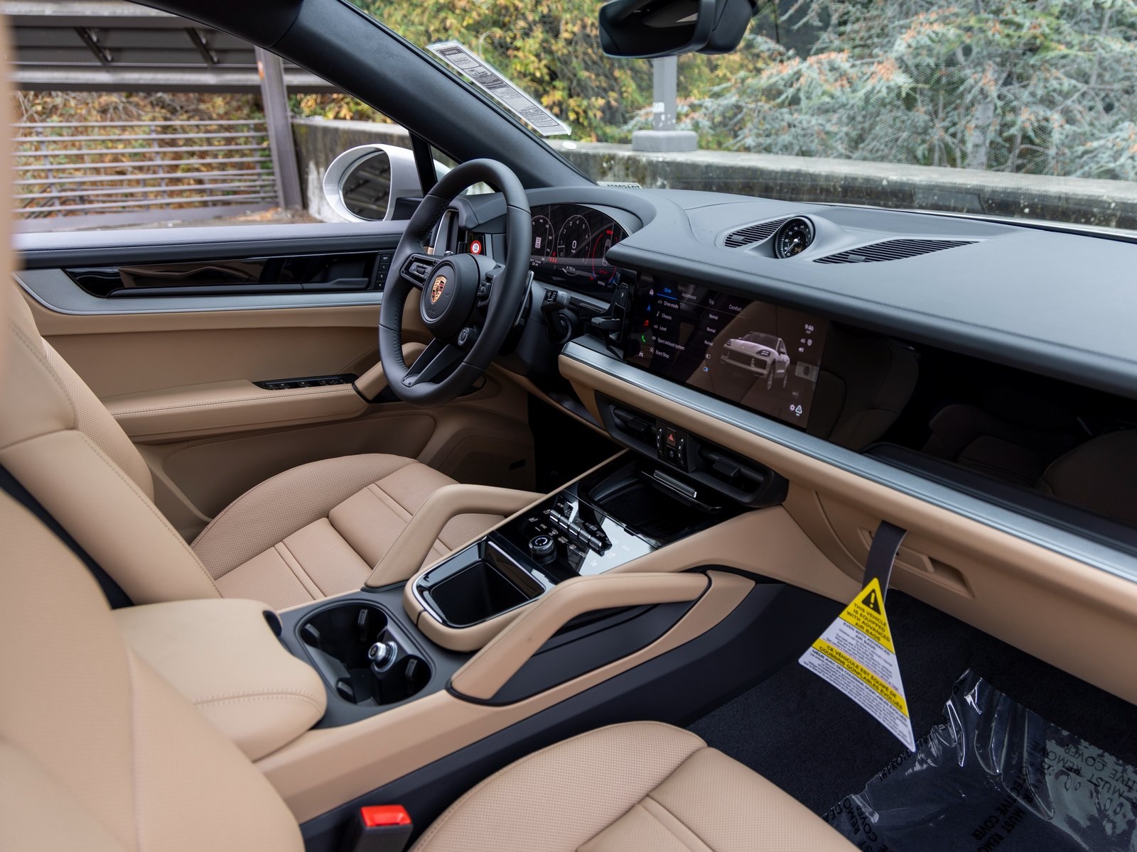2026 Porsche Cayenne S Coupe photo 36