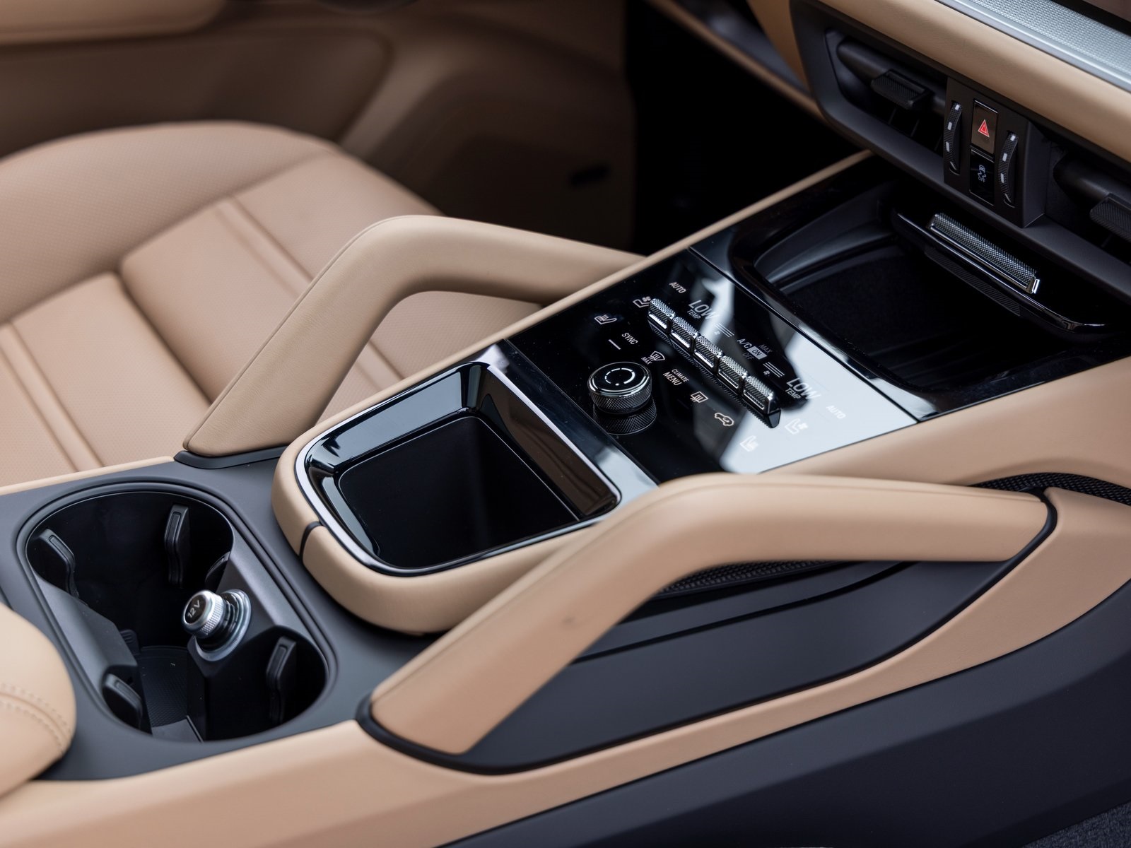 2026 Porsche Cayenne S Coupe photo 37