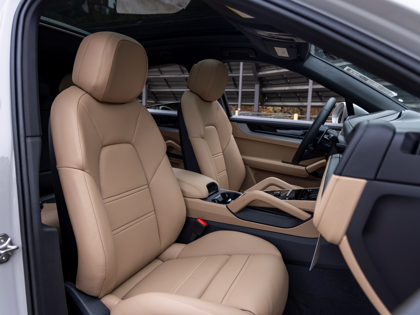 2026 Porsche Cayenne S Coupe photo 40