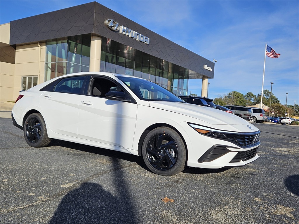 2026 Hyundai Elantra SEL's photo