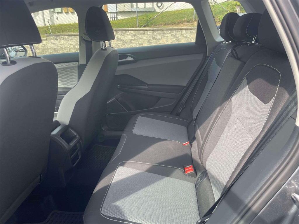 2022 Volkswagen Taos SEL photo 11