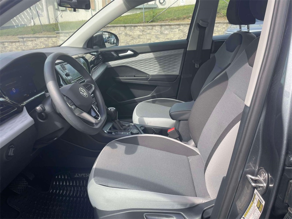 2022 Volkswagen Taos SEL photo 14