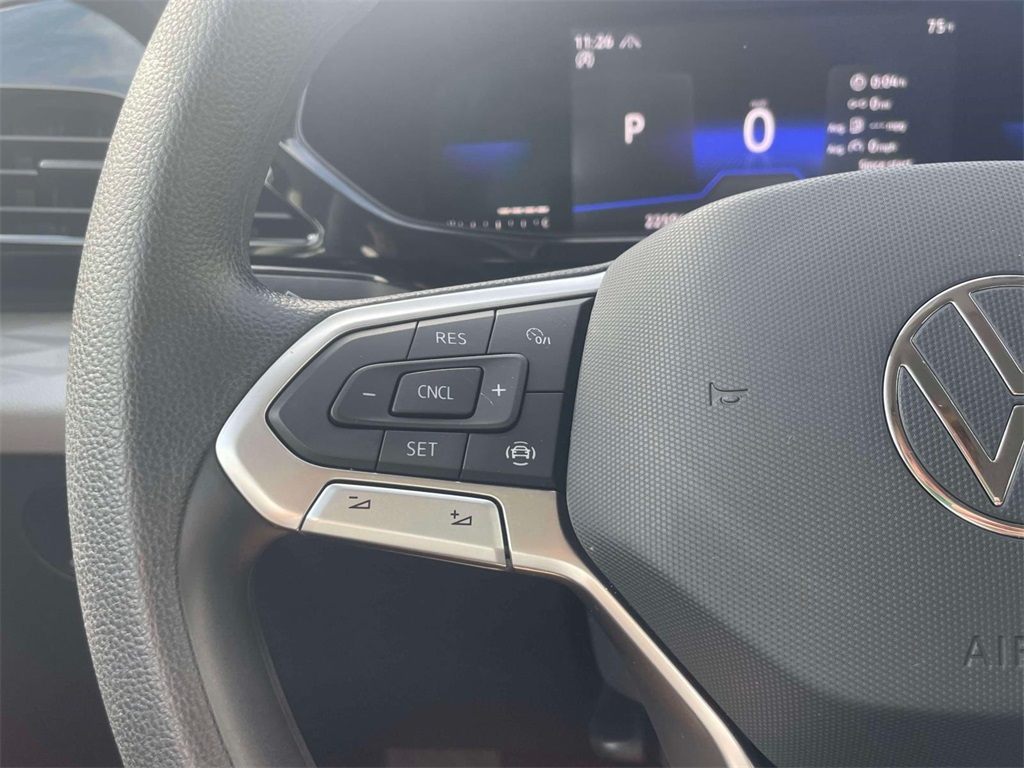 2022 Volkswagen Taos SEL photo 16
