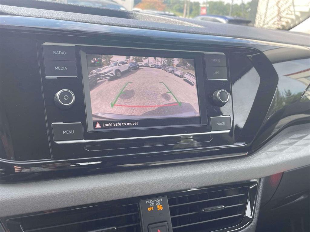 2022 Volkswagen Taos SEL photo 22