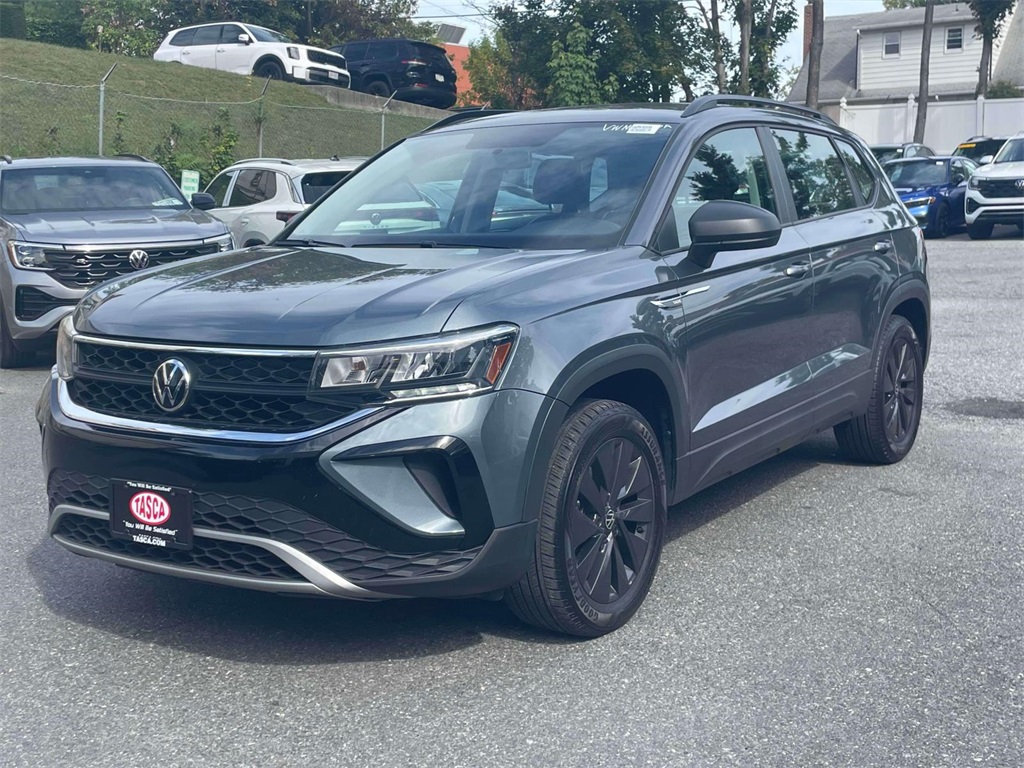 2022 Volkswagen Taos SEL photo 3