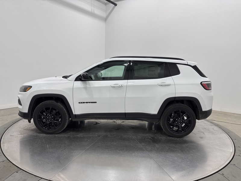 2026 Jeep Compass Latitude Altitude photo 4