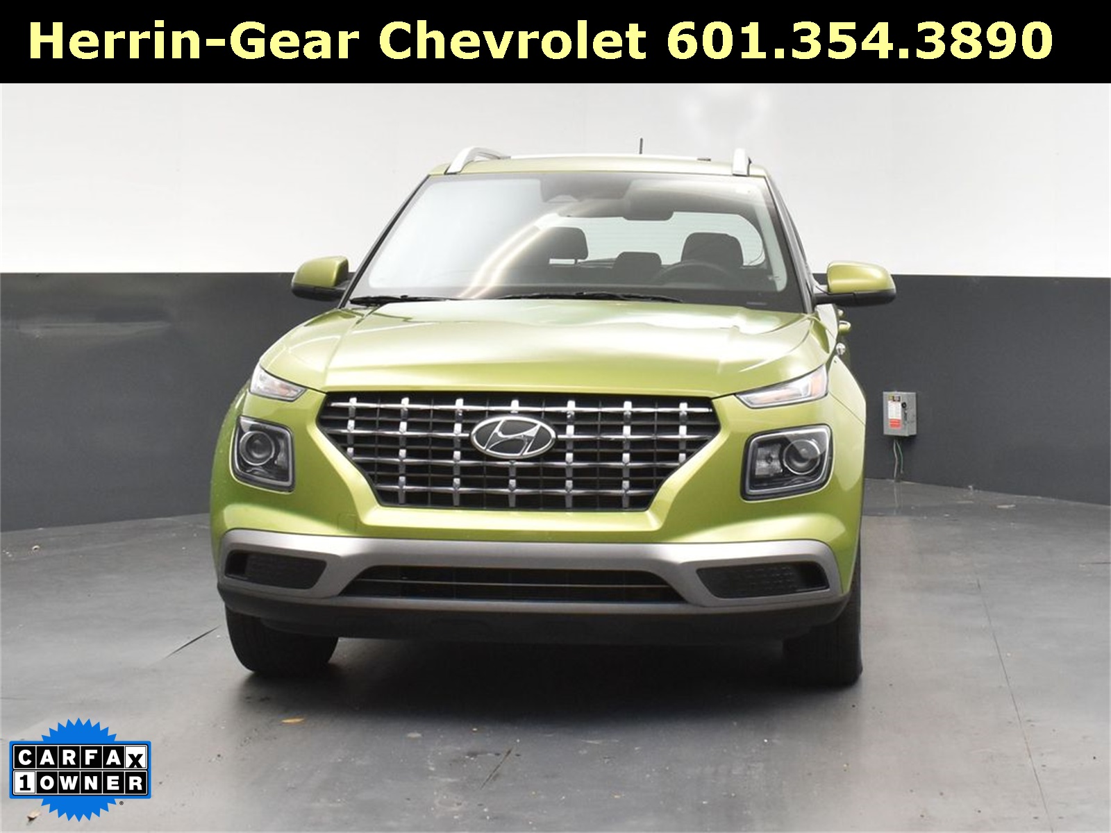 2024 Green Apple Hyundai Venue SEL FWD SUV