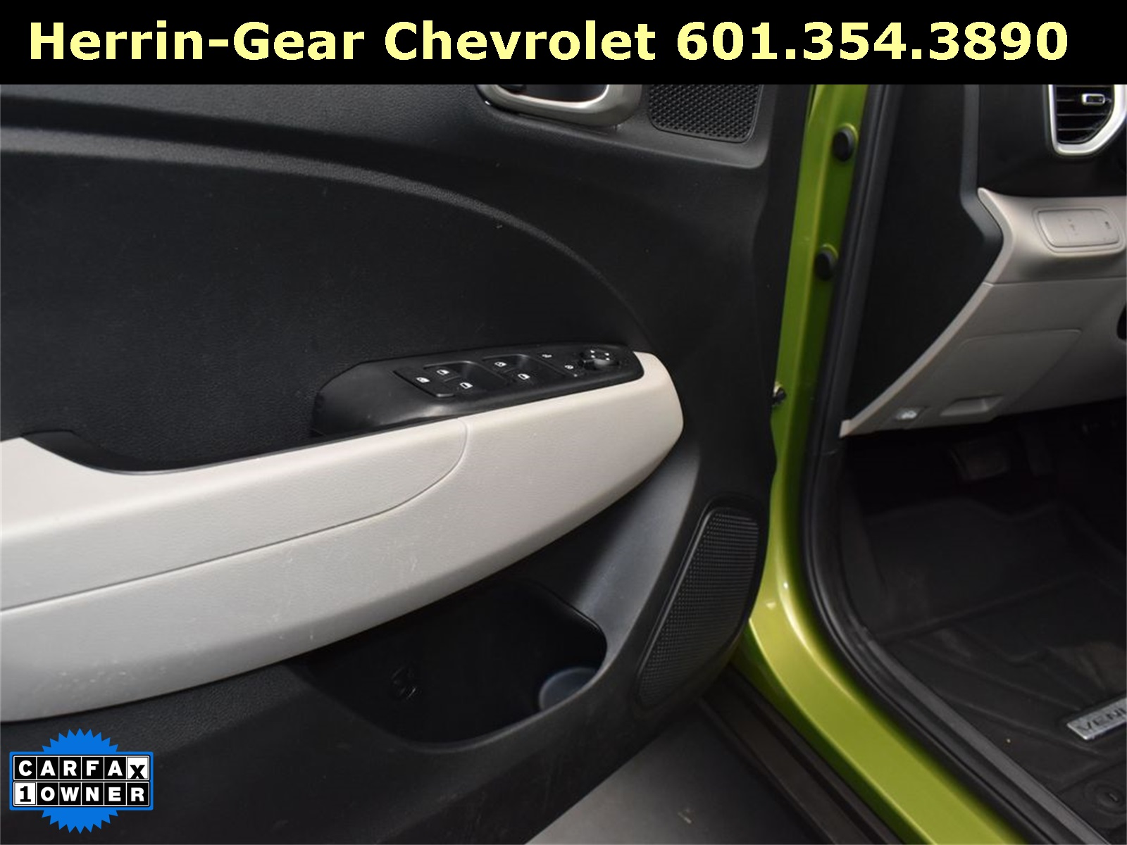2024 Green Apple Hyundai Venue SEL FWD SUV