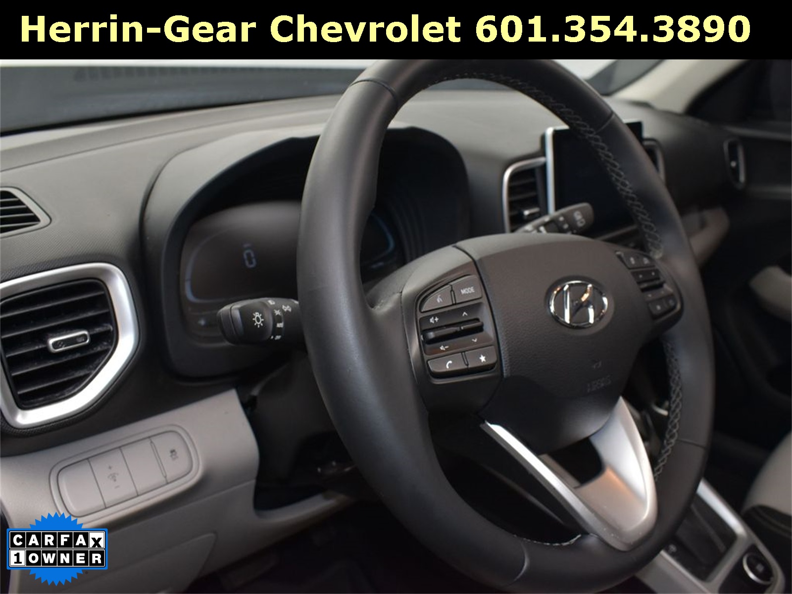 2024 Green Apple Hyundai Venue SEL FWD SUV