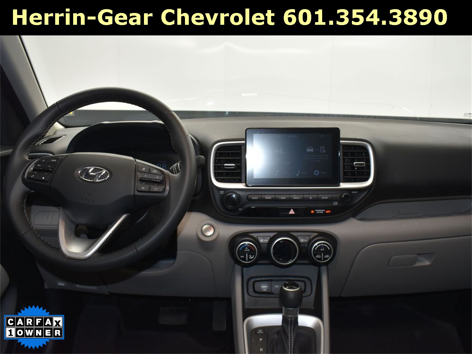 2024 Green Apple Hyundai Venue SEL FWD SUV