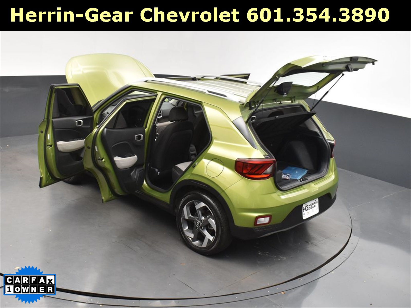 2024 Green Apple Hyundai Venue SEL FWD SUV