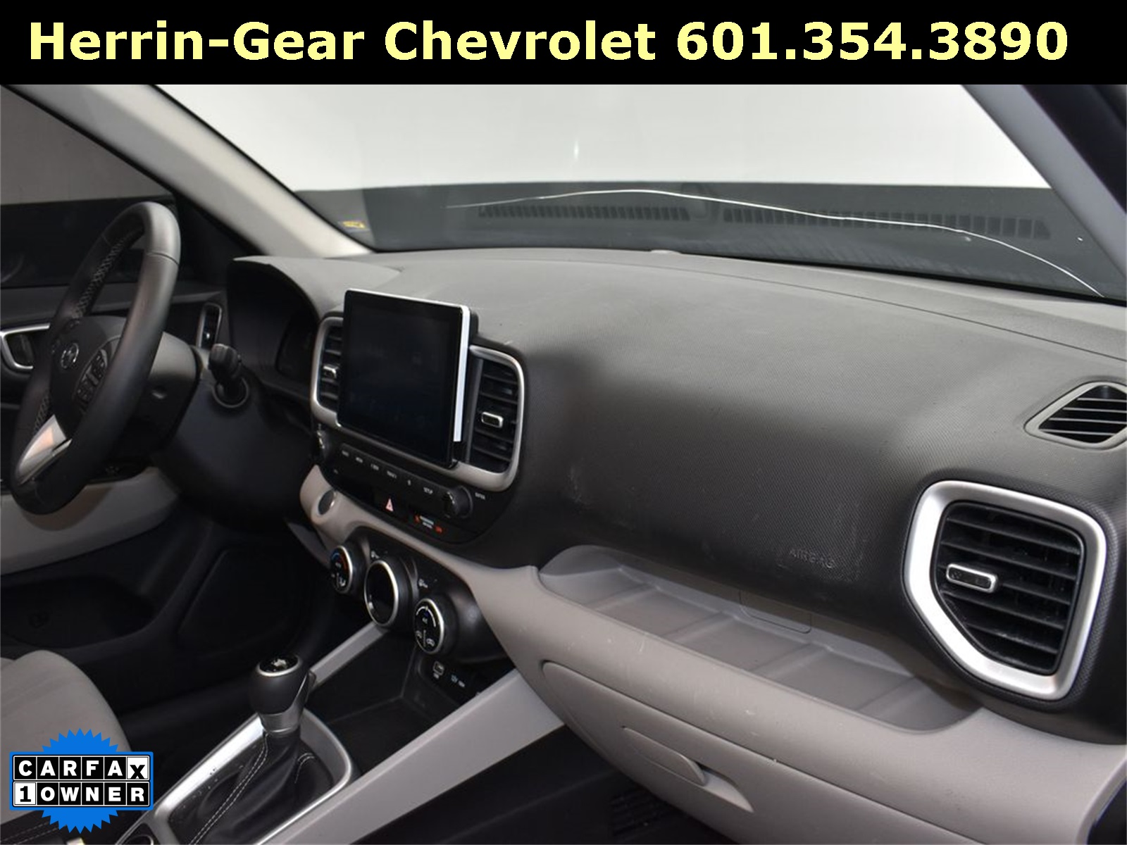 2024 Green Apple Hyundai Venue SEL FWD SUV