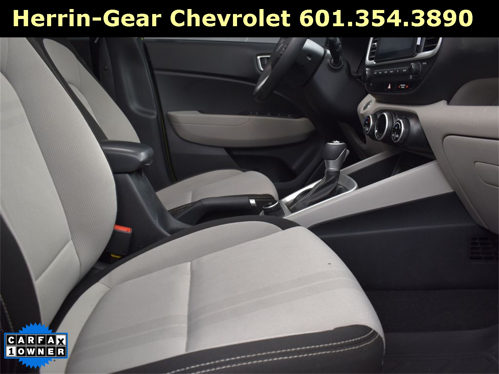 2024 Green Apple Hyundai Venue SEL FWD SUV