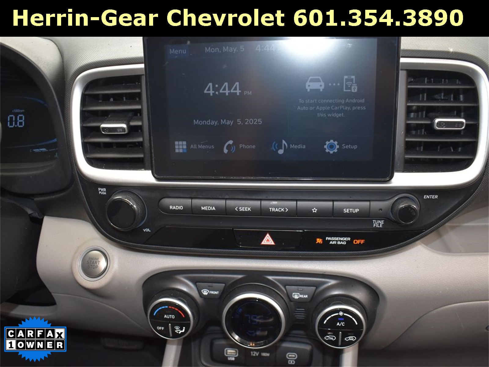2024 Green Apple Hyundai Venue SEL FWD SUV