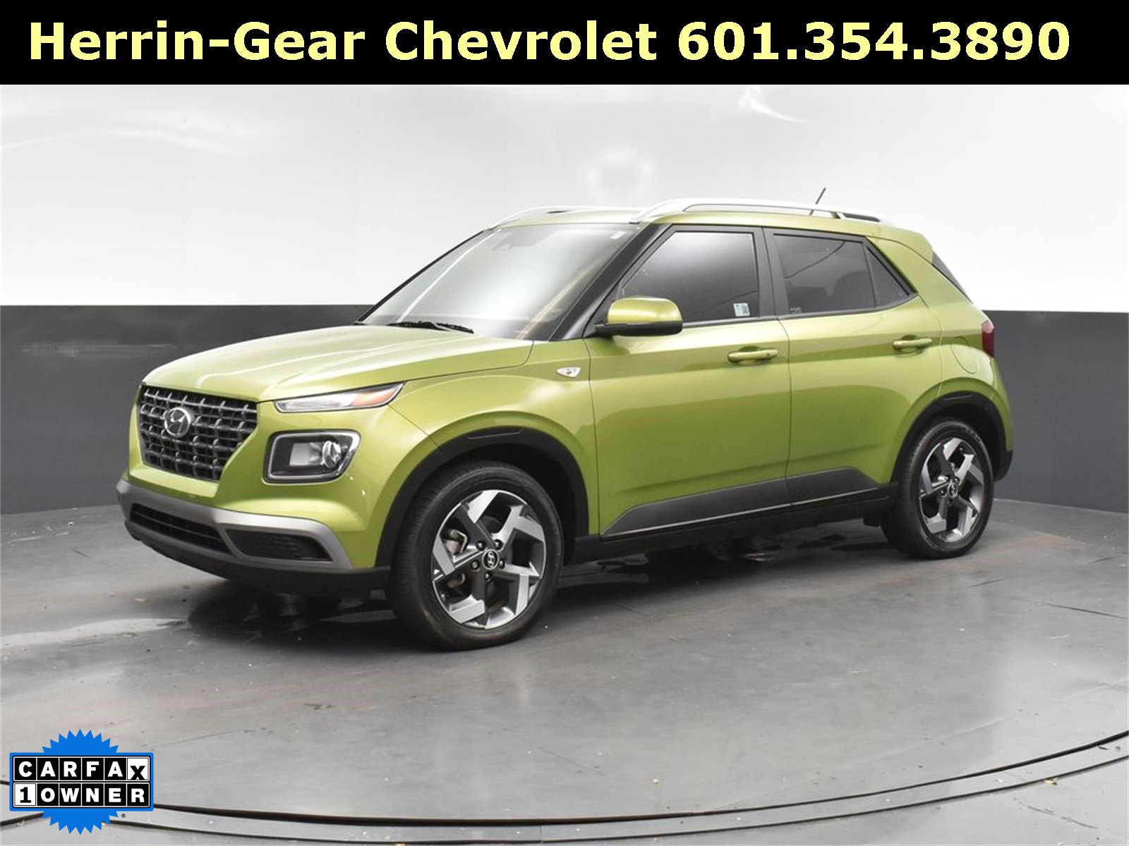 2024 Green Apple Hyundai Venue SEL FWD SUV