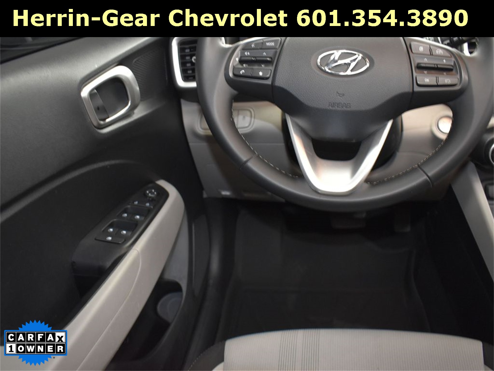 2024 Green Apple Hyundai Venue SEL FWD SUV