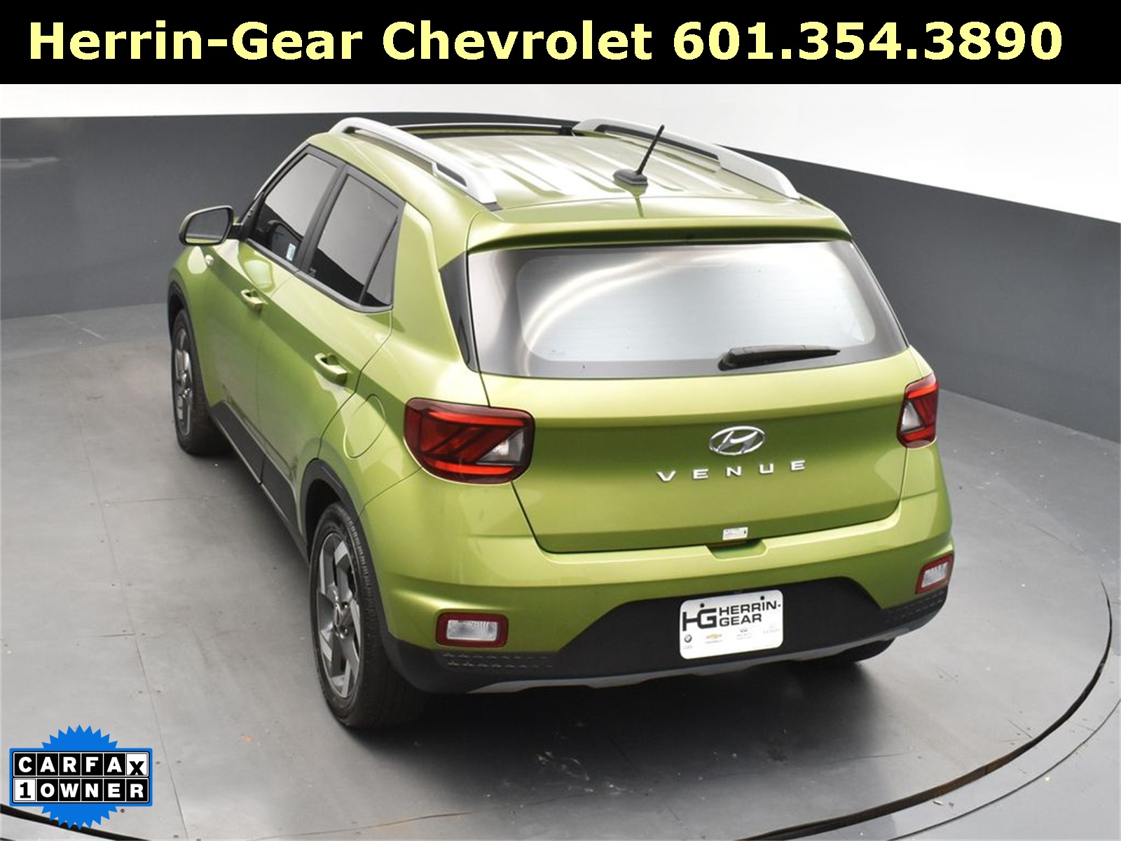 2024 Green Apple Hyundai Venue SEL FWD SUV