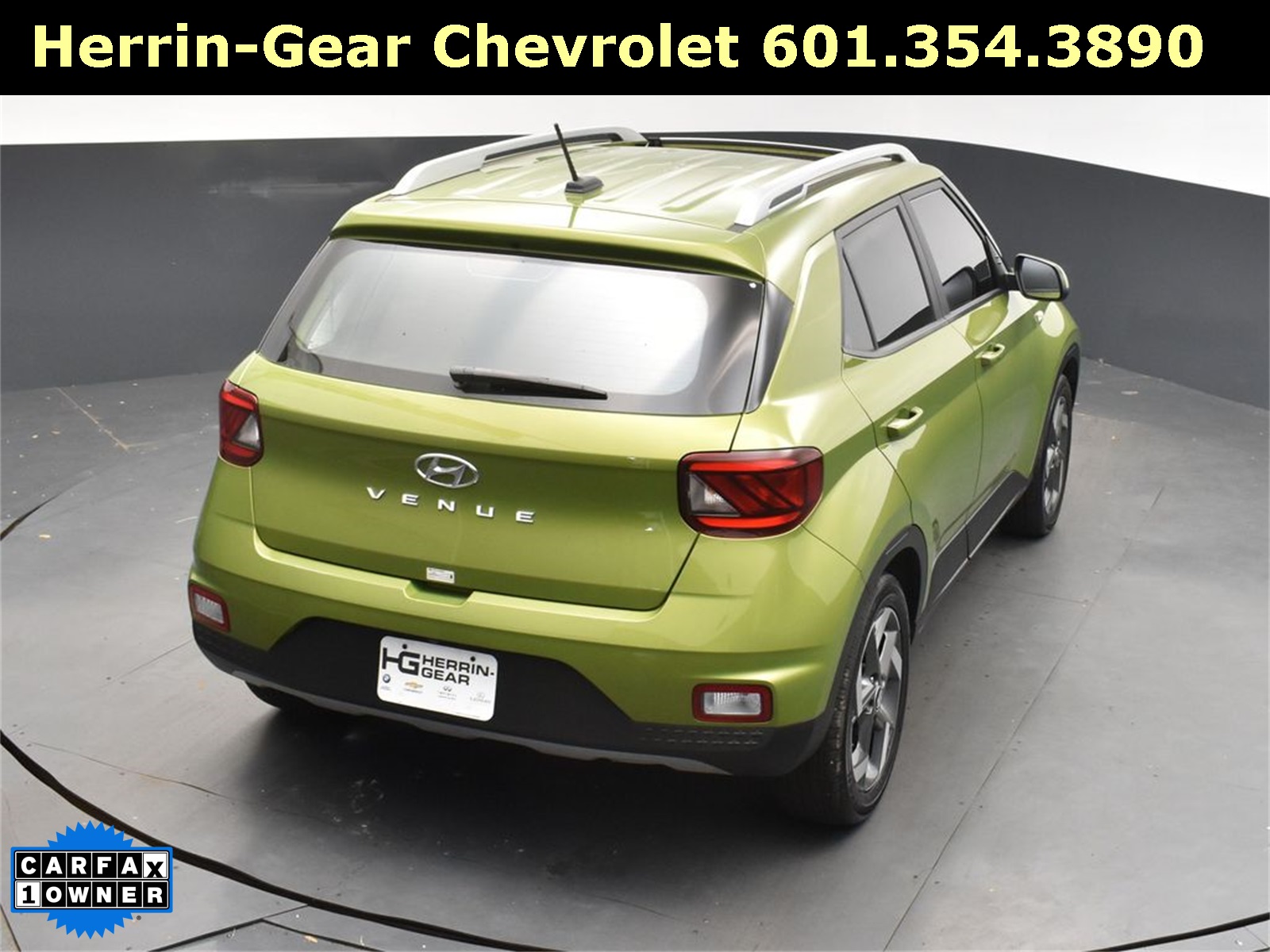 2024 Green Apple Hyundai Venue SEL FWD SUV