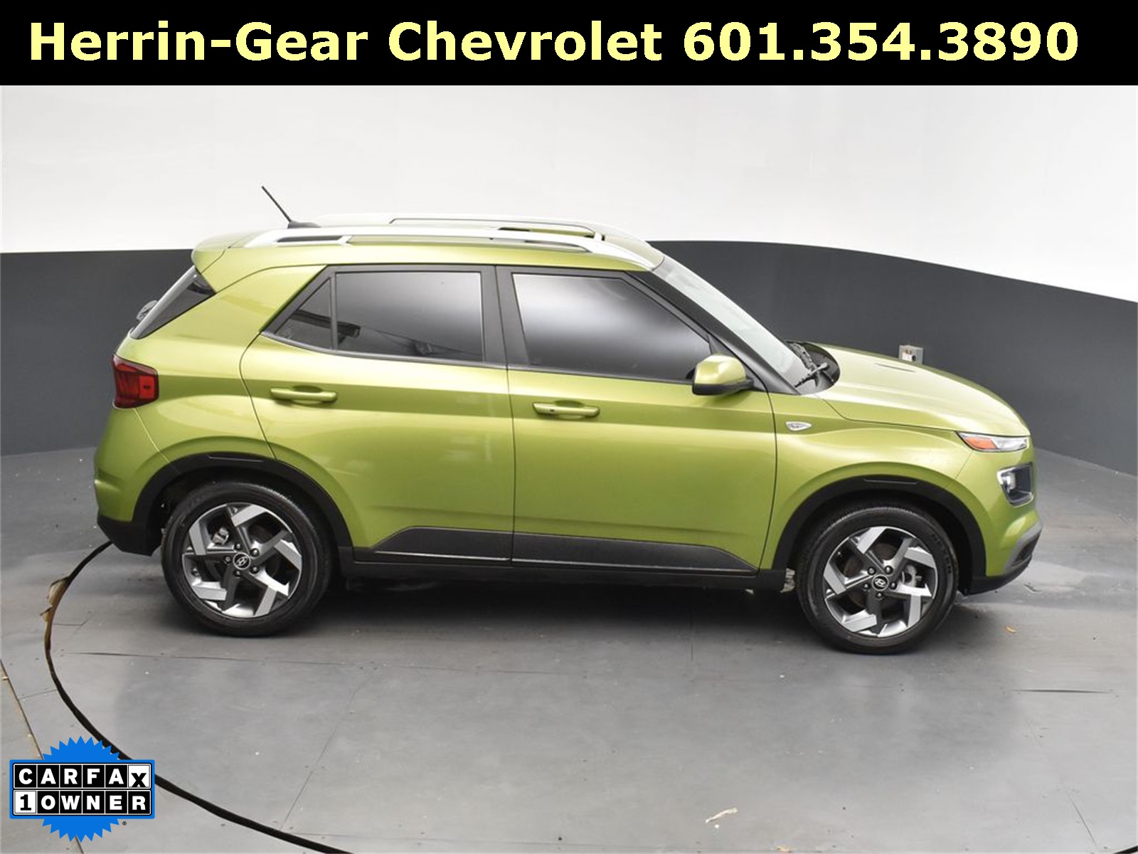 2024 Green Apple Hyundai Venue SEL FWD SUV