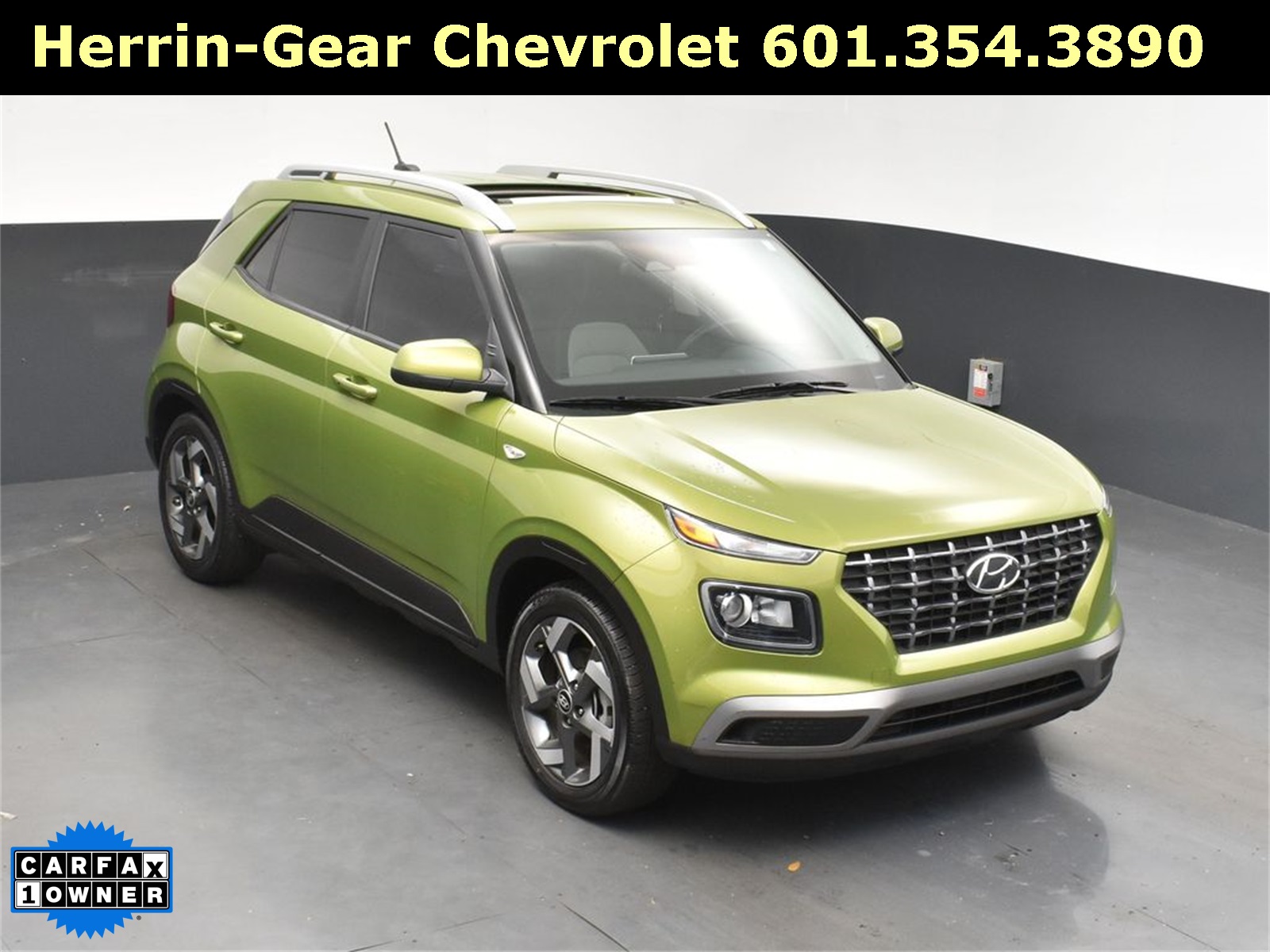 2024 Green Apple Hyundai Venue SEL FWD SUV