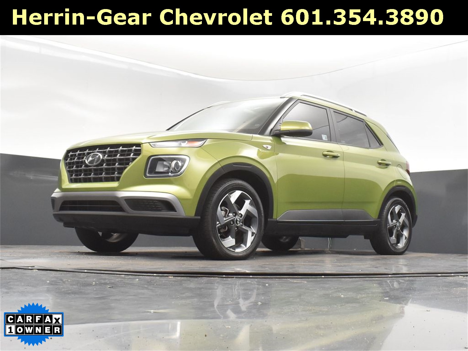 2024 Green Apple Hyundai Venue SEL FWD SUV