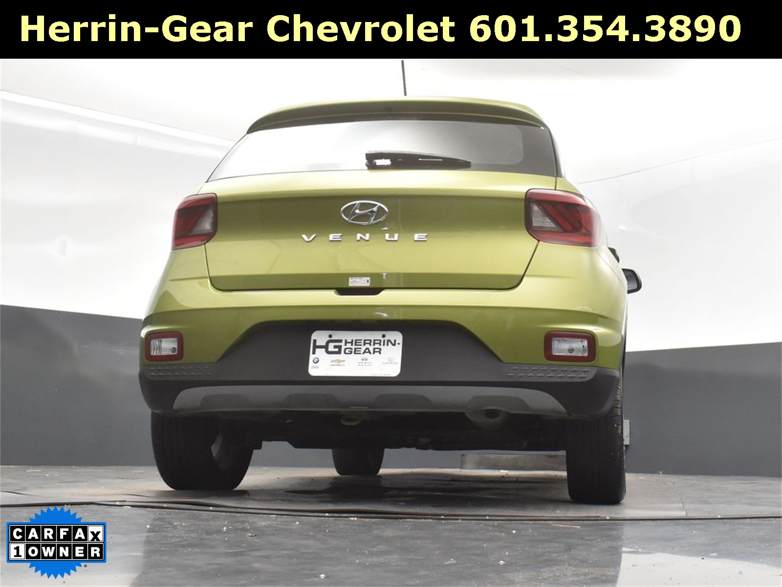 2024 Green Apple Hyundai Venue SEL FWD SUV