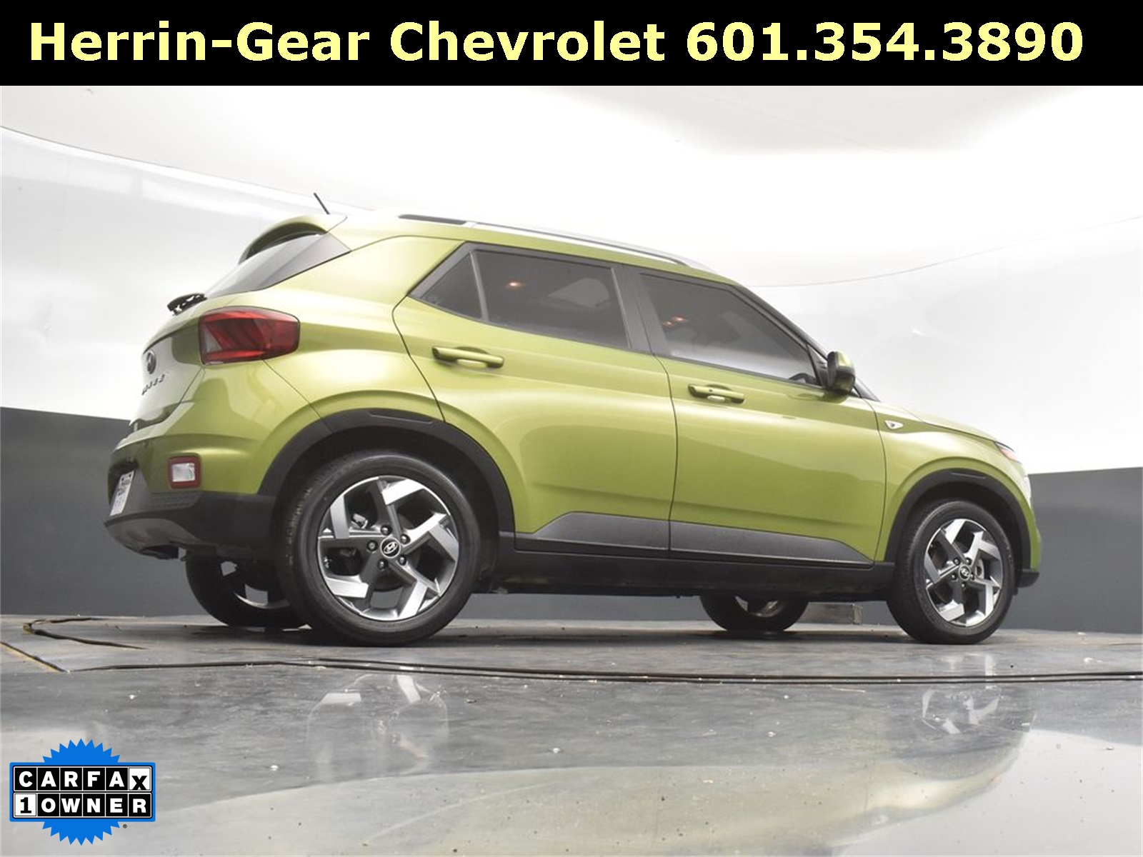 2024 Green Apple Hyundai Venue SEL FWD SUV