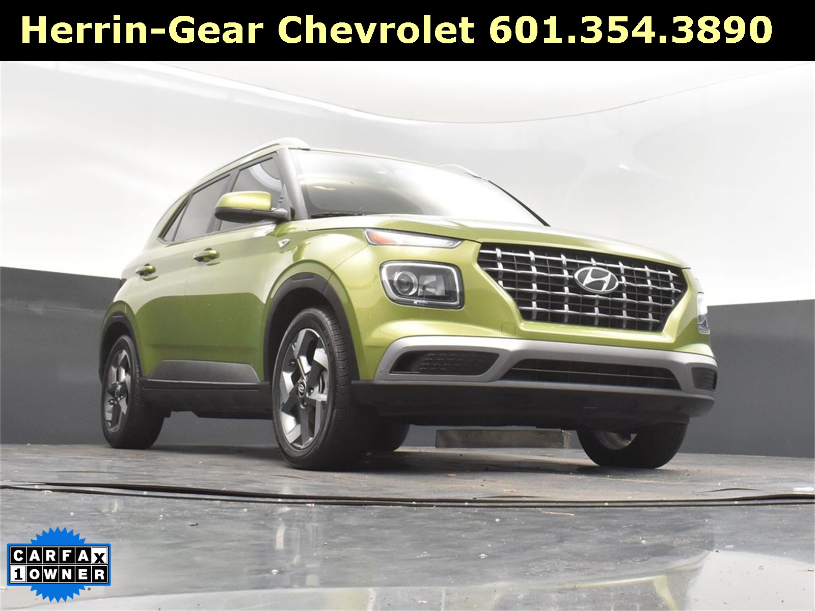 2024 Green Apple Hyundai Venue SEL FWD SUV