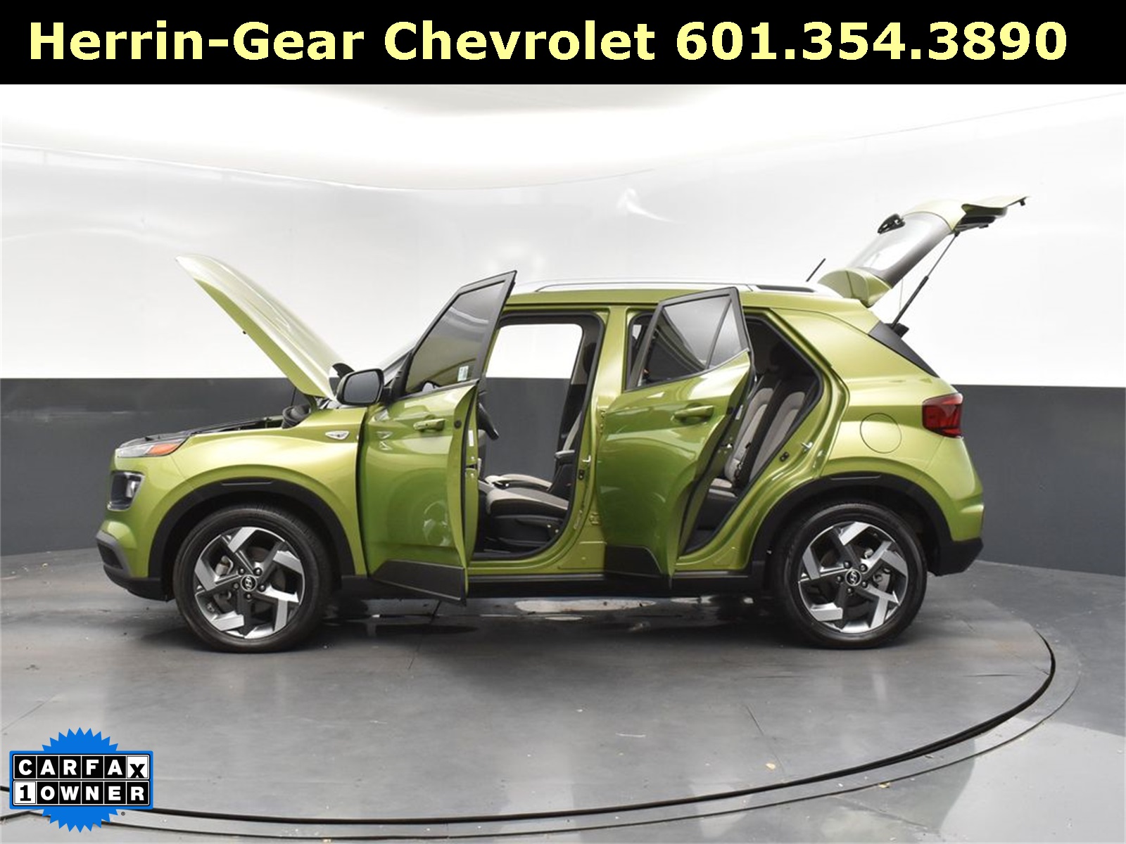 2024 Green Apple Hyundai Venue SEL FWD SUV