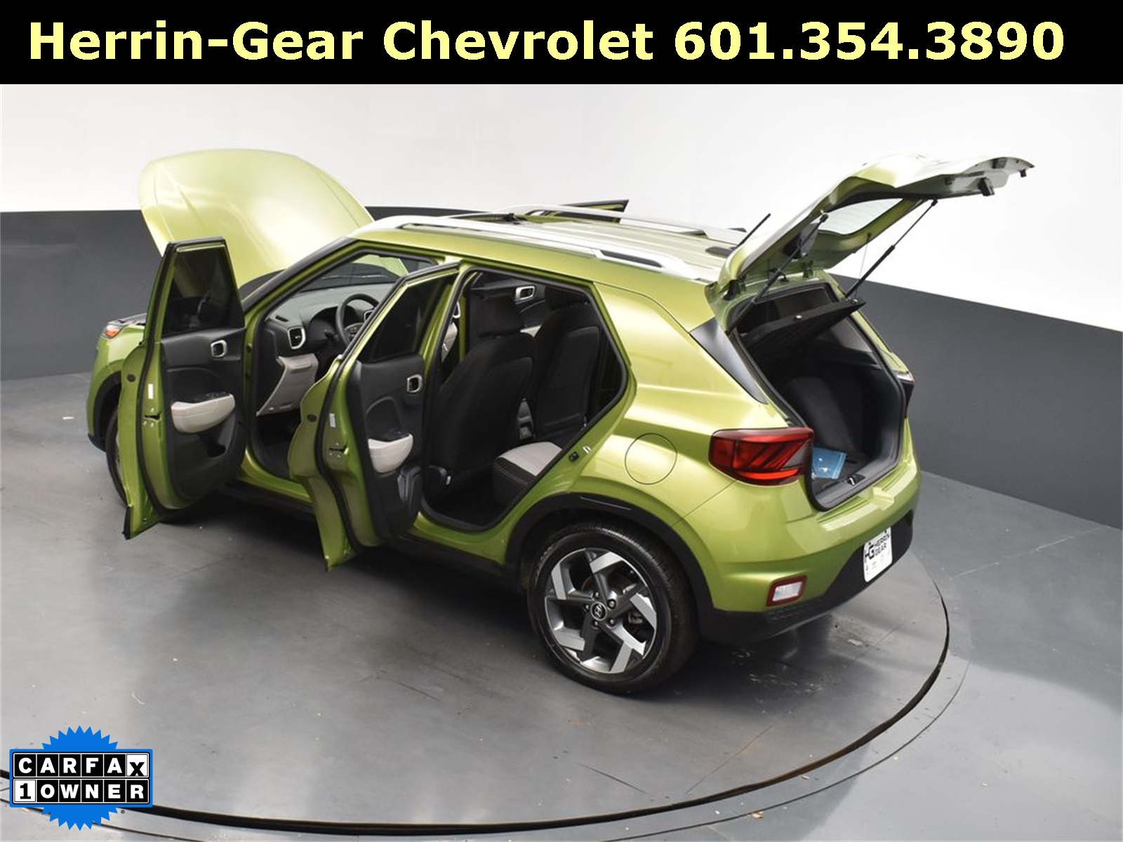 2024 Green Apple Hyundai Venue SEL FWD SUV