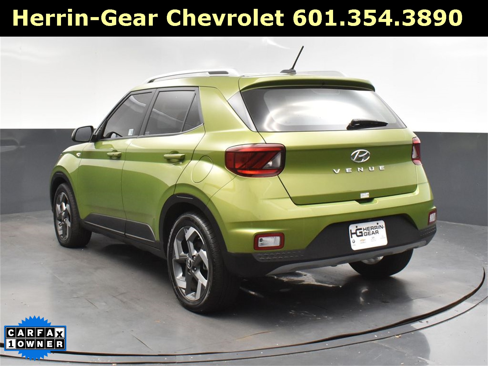 2024 Green Apple Hyundai Venue SEL FWD SUV