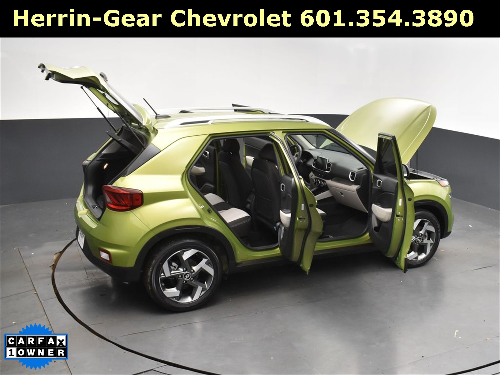 2024 Green Apple Hyundai Venue SEL FWD SUV