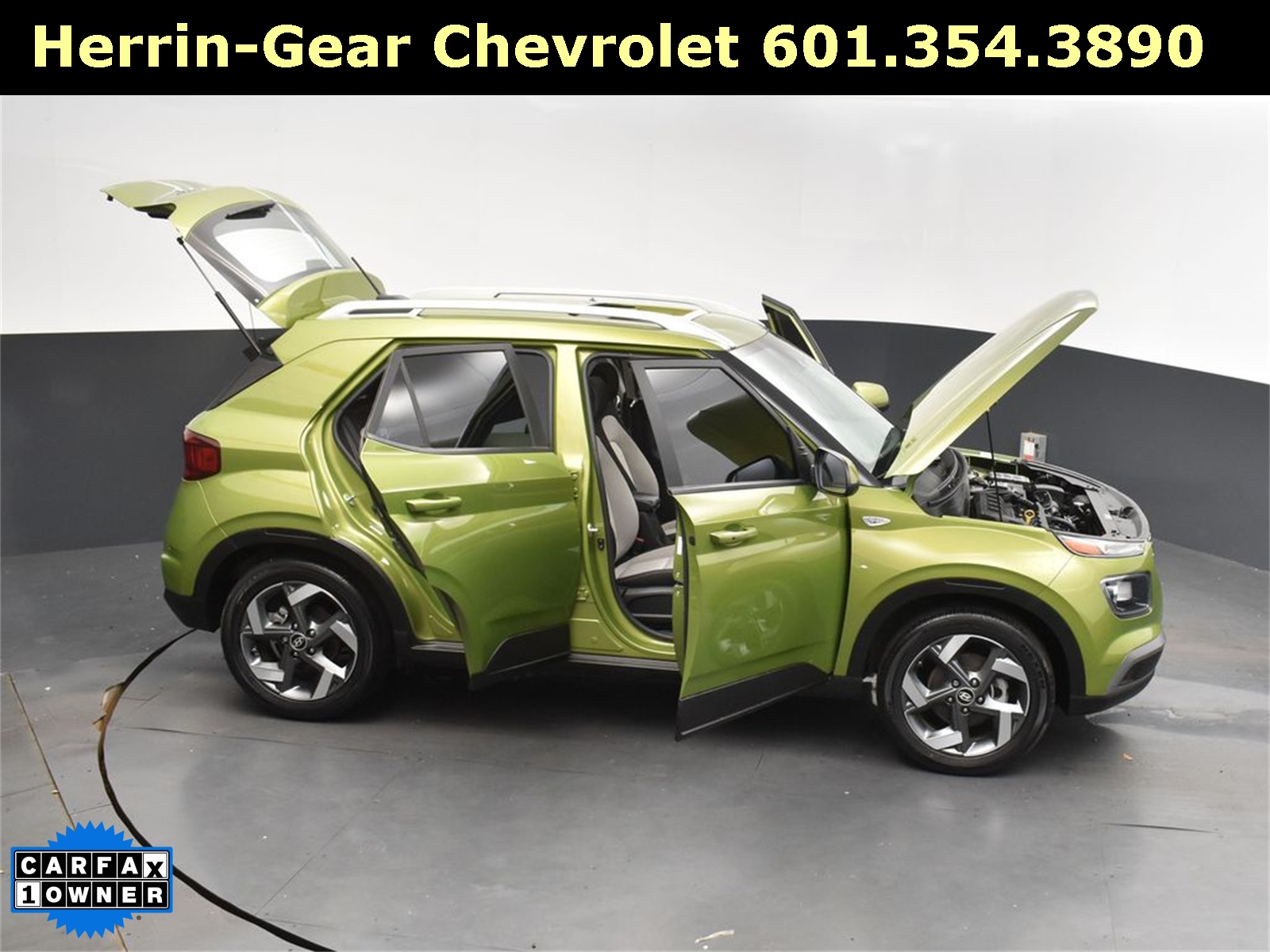 2024 Green Apple Hyundai Venue SEL FWD SUV